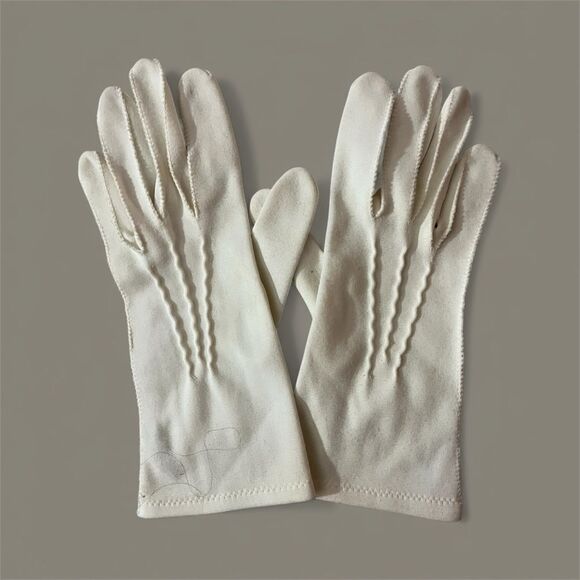 Vintage Accessories - Vintage Gingerbread Elegant White Gloves
